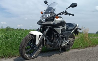 Прокат мотоцикла Honda NC 700 - Манжерок, заказать или взять в аренду