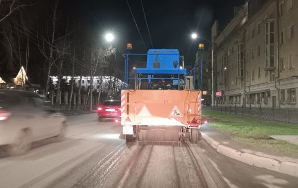 Уборка улиц и дорог спецтехникой и дорожными уборочными машинами - Горно-Алтайск, цены, предложения специалистов