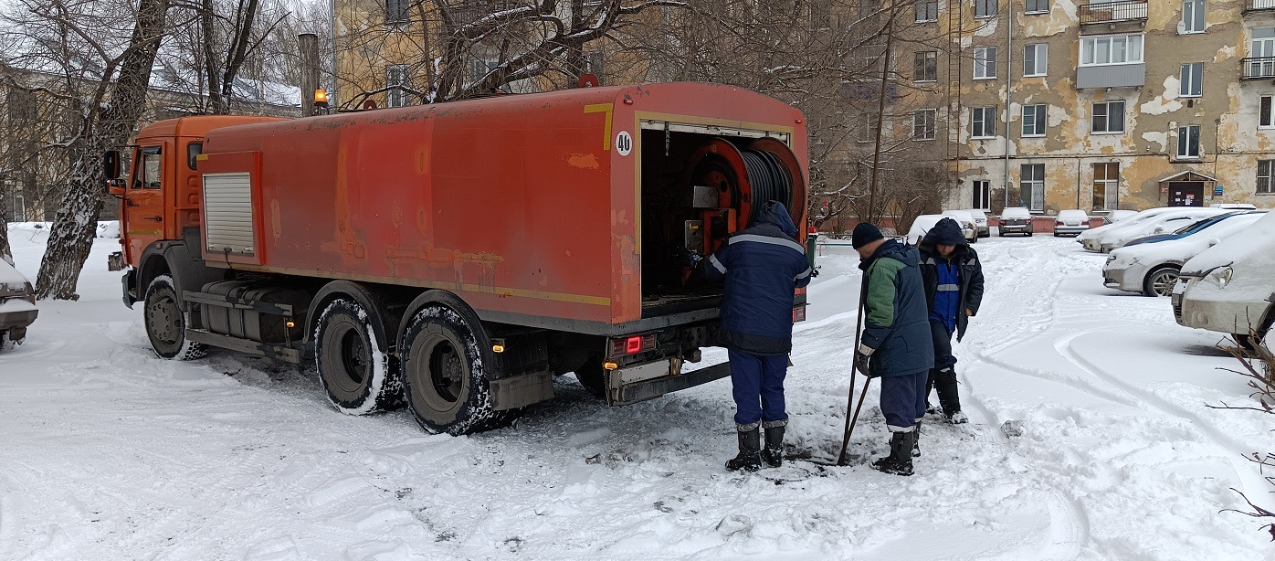 Прочистка канализации от засоров гидропромывочной машиной и специальным оборудованием в Алтае Республике