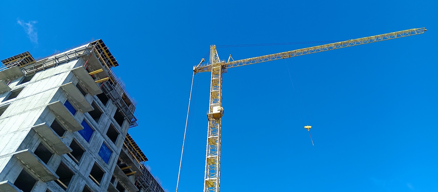 Аренда и услуги башенных кранов для стротельства высотных домов и зданий в Алтае Республике