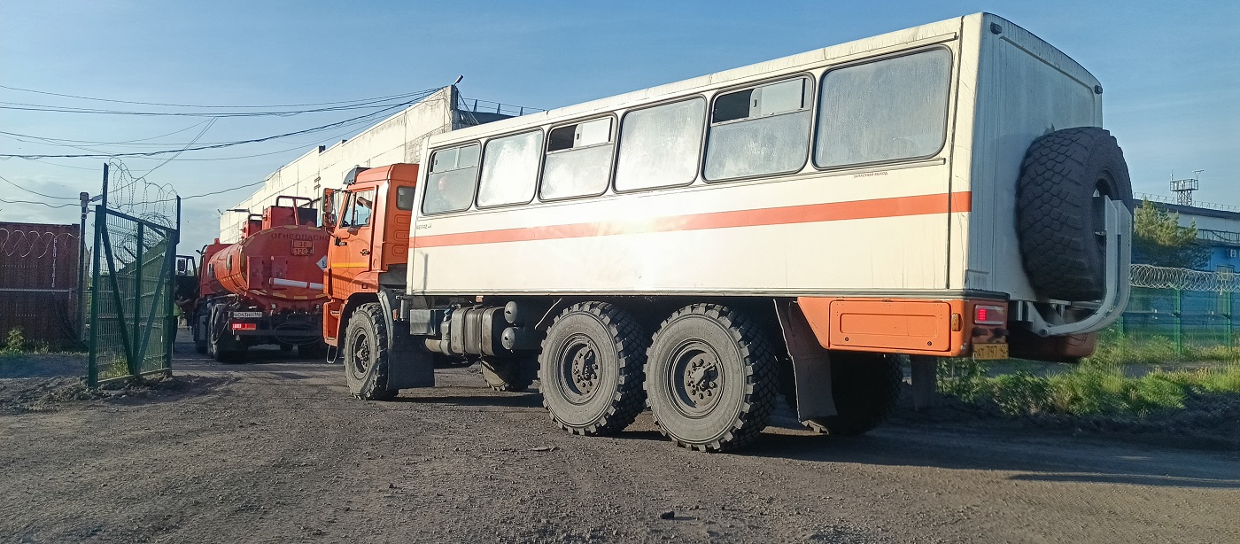 Вахтовые перевозки сотрудников автобусами и спецтехникой в Манжерке