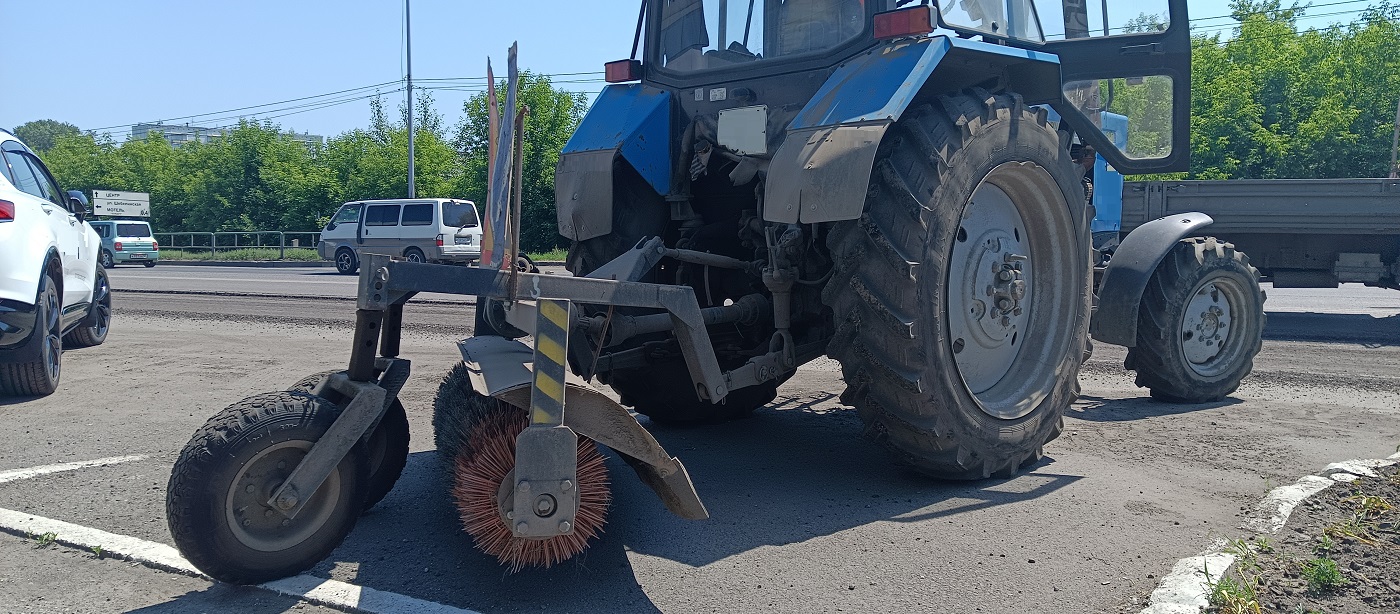 Услуги трактора с щеткой МТЗ в Онгудае