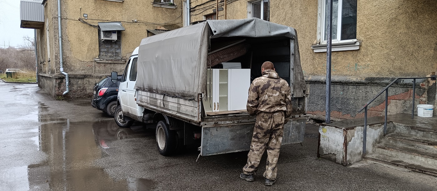 Квартирные перевозки. Погрузка мебели в Газель в Акташе